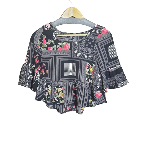 Runway Story Womens Black Pink Floral Bell Sleeve Patchwork Crop Top Size SP - Picture 1 of 5
